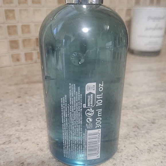 Molton Brown Coastal cypress & sea fennel bath Body Wash in Clear plastic Bottle - Picture 2 of 2